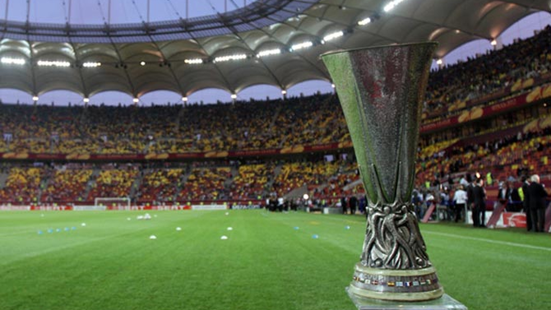 Dan Negru s-a innegrit la finala Europa League! Vezi ce l-a enervat atat de tare! "Nu inteleg cum au putut sa angajeze un analfabet!"