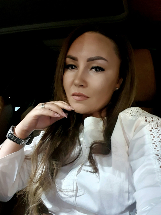 ”Regina cristalelor” a devenit mămică! Primele imagini cu micuța: ”Plâng numai când mă uit la ea!” + I-a ales, deja, numele