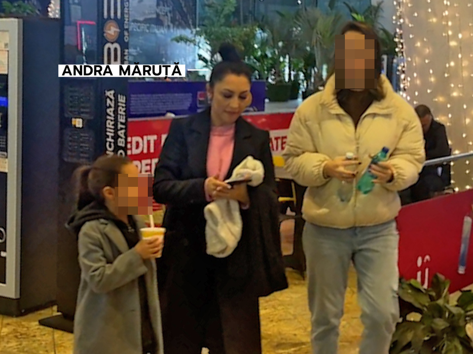 Andra, sesiune de shopping la mall (SURSA FOTO: CANCAN.RO)