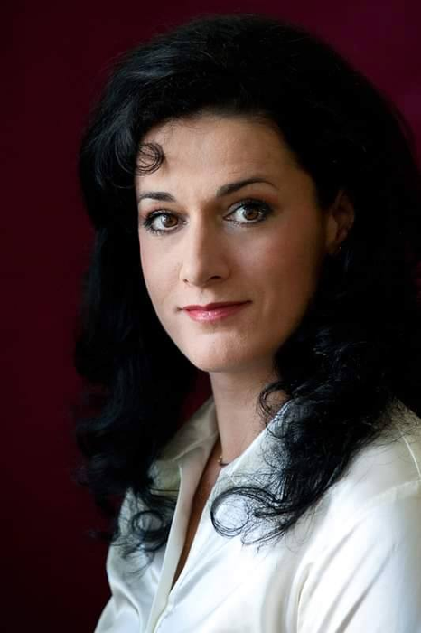 Caz dramatic la Iași! O mezzosoprană e în comă după ce ar fi căzut pe scări. Poliția a deschis o anchetă