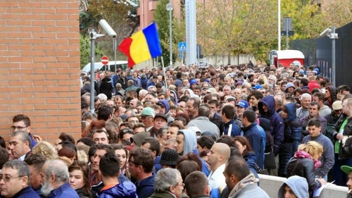 Românii din diaspora, obligaţi să justifice orice sumă peste 1.000 de euro trimisă în ţară! În caz contrar, banii vor fi confiscaţi
