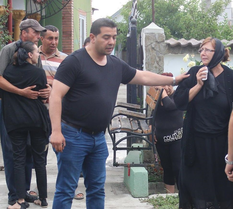 Mama Denisei, sfâşiată de durere din cauza morţii artistei