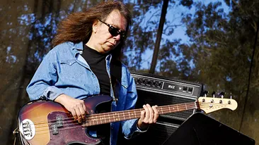 Tragedie in lumea muzicii! Rick Rosas, basistul lui Neil Young, a murit la vârsta de 65 de ani