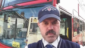 Nicu Enciu, un șofer de autobuz din Londra, a murit din cauza COVID-19. Era singur, iar ultimul gest pe care l-a făcut a fost să...