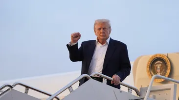 Cum arată avionul „cu aur” al lui Donald Trump. Este din Qatar și recondiționarea va costa o AVERE