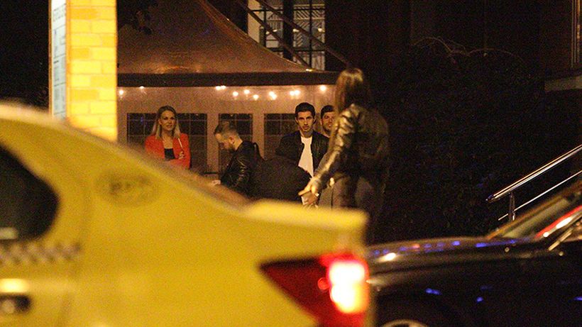 VIDEO EXCLUSIV. Au ratat ”naţionala” pentru meciurile cu Turcia şi Olanda şi… Dodel şi Motanu au plecat cu picioarele împleticite din LOFT, la 4 dimineaţa! Fostul coleg de la Steaua, Raul Rusescu, le-a ţinut companie, dar…