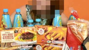 VIDEO Cum arata femeia care a mâncat doar fast-food timp de 16 ani! Are 21 de ani si nu s-a atins in viata ei de fructe