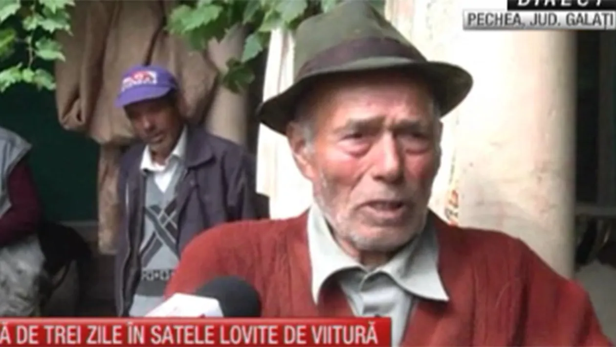 Ţi se rupe sufletul când îi vezi! Amărâţi, fără case, sinistraţii îşi plâng zilele! Lacrimile curg mai rău ca apele de durere