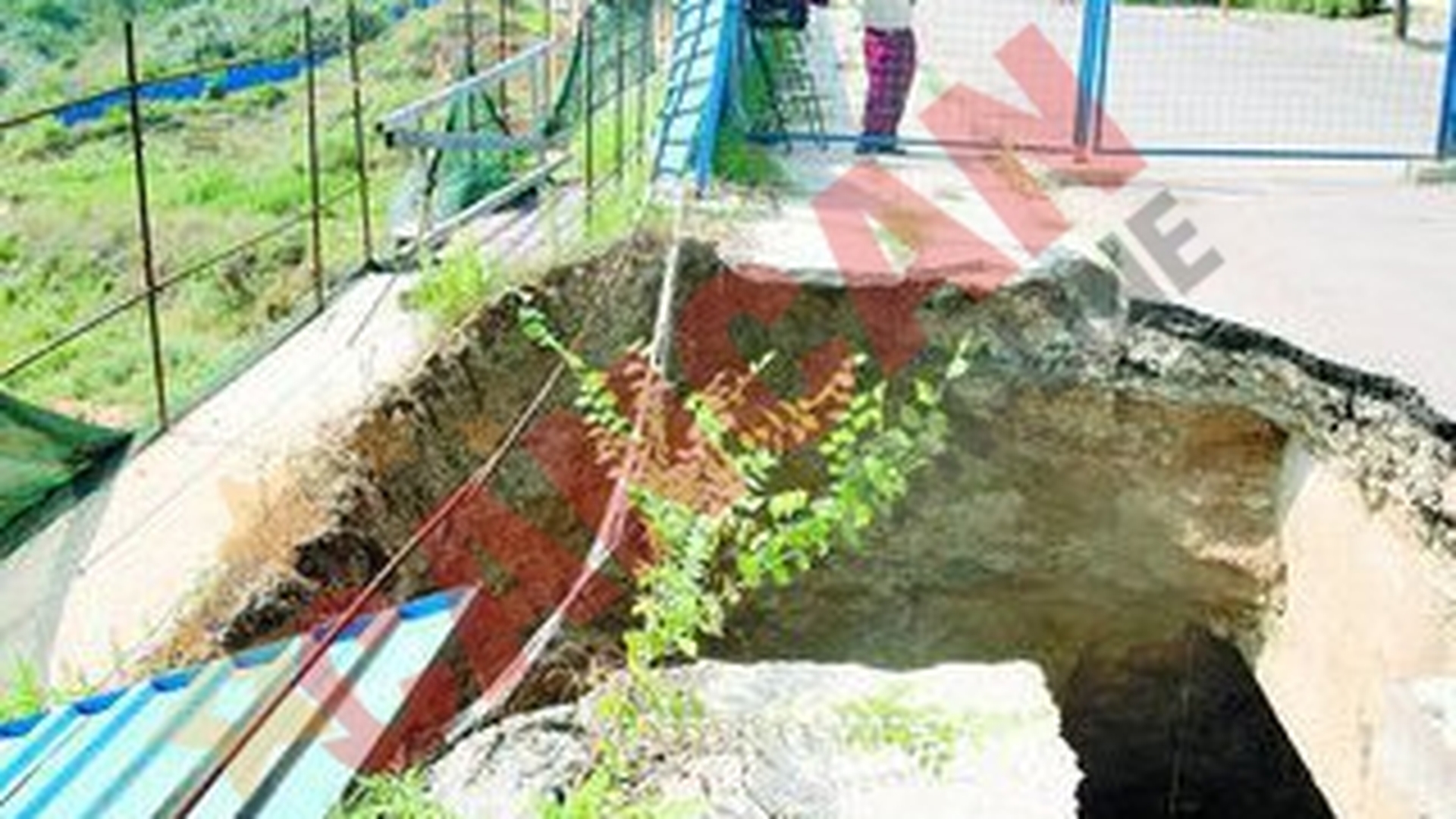 Crater de 12 metri in Constanta