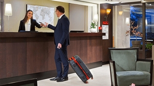 Un escroc a stat 603 zile într-un hotel de 5 stele, fără a plăti vreun ban. Ireal ce "manervă" a făcut