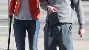 Courteney Cox a ajuns in baston