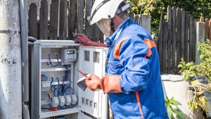 Un electrician a mers să taie curentul unei familii, dar a găsit un bilet care l-a făcut să se răzgândească. Ce scriseseră oamenii în el. „Vă rog...”