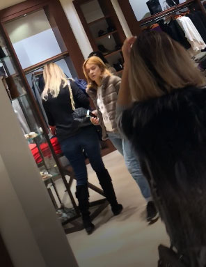 Însărcinată pentru a doua oară, Simona Gherghe se menține în formă la mall