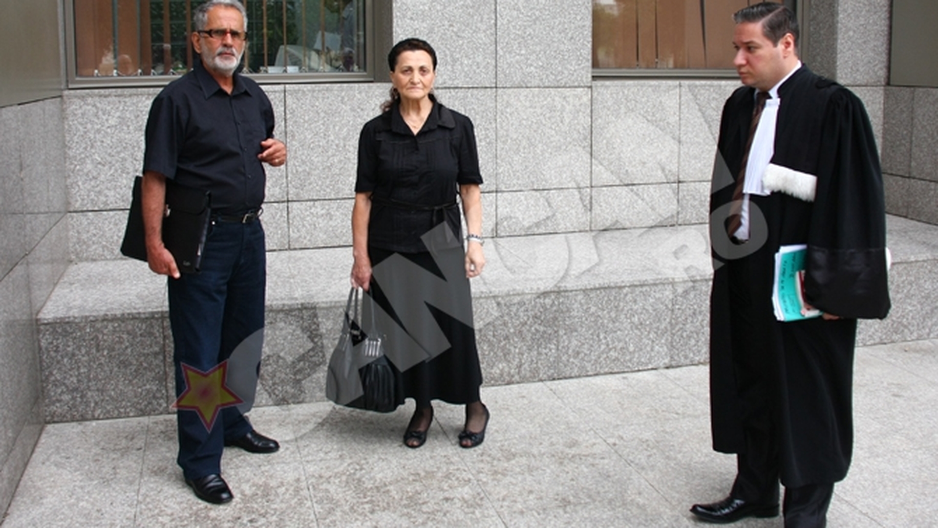 Parintii Madalinei Manole au mers la vila din Otopeni! "Sper ca de data asta sa ne lase Petru sa ne vedem nepotul!"