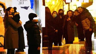 Andra și Cătălin Măruță, baie de mulțime la restaurant. Sub “presiunea” fanilor, prezentatorul de la PRO TV nici nu a mai apucat să își pună masca