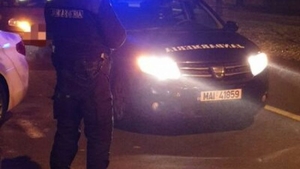 Mai mulți tineri botoșăneni au dat petrecere, dar s-au trezit cu jandarmii la ușă
