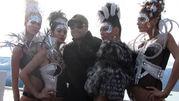 Shooting incendiar topless printre ghetari, la -5 grade, pentru concurentele Next Top Model FOTO