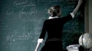Este incredibil ce i-a cerut un profesor din Craiova elevei sale. „Dezvolta-mi in engleza placerile carnale"