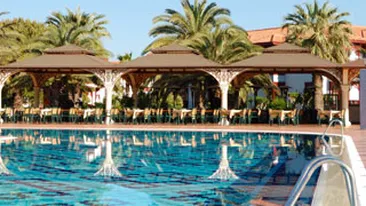 Vacantele romanilor afectate de criza! 30% dintre oraseni stau acasa