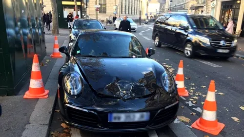 Un Porsche în valoare de 150.000 de euro a fost detonat în „inima“ Paris dintr-un motiv incredibil. Super-maşina aparţinea unui tânăr de 25 de ani