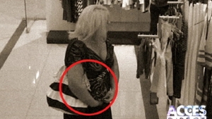 Mirabela Dauer, surprinsa in timp ce fura chiloti dintr-un magazin din Bucuresti!