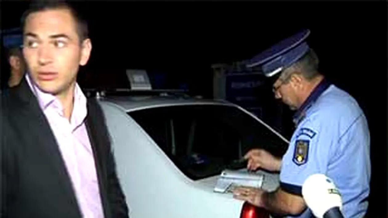 Imagini incredibile! Fostul profesor de religie acuzat de viol a depus plangere dupa ce a fost amenintat! Se teme sa mai iasa din casa fara bodyguard!