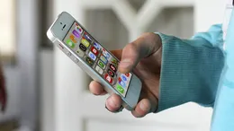 Atenție, circulă o mega escrocherie pe WhatsApp! Infractorii vor să îți ia banii de pe card