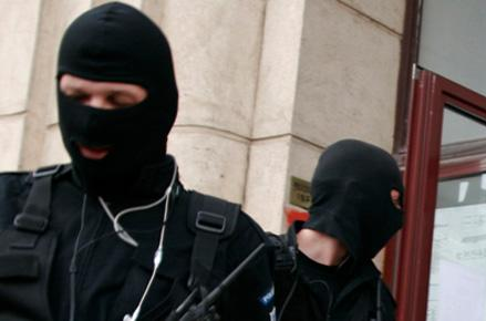Polițistul mușcat a povestit cu lux de amănunte întâmplarea