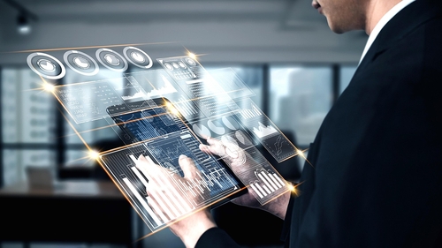 Cele 40 de meserii pe care Inteligența Artificială le înlocuiește vs. 40 de care nu se poate atinge