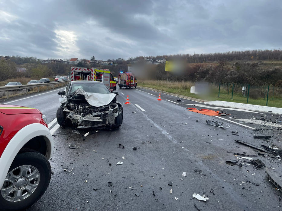 Tragedie în Cluj! Un mort și trei răniți, după ce o mașină a derapat pe contrasens