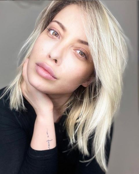 Alexandra Stan și Adriana Rusu au încins atmosfera pe plajă! Cele două cântărețe au făcut topless, iar imaginile i-au înnebunit pe bărbați