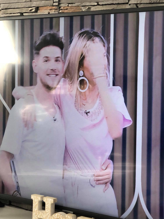 Dovada că asistenta de la „Neatza cu Răzvan și Dani” și Cuza de la „Noaptea Târziu” s-au împăcat! S-au îmbrățișat, în direct, la Tv