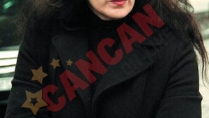 Mama lui "Miss Vacanta", inglodata in datorii!