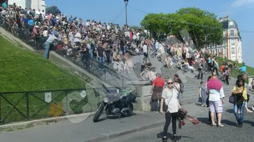 Surpriza mare pentru Jojo! Sotul i-a umplut casa cu narcise inainte sa o duca la Paris!