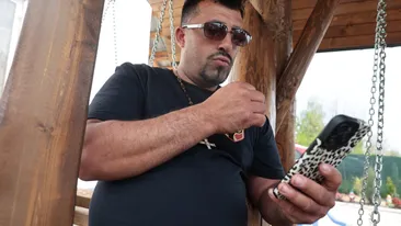 Cât de cuminți sunt copiii lui Adelin Petrișor! Soția lui e mândră de cei doi fii. Ce meserie vrea fiica lor să aibă?