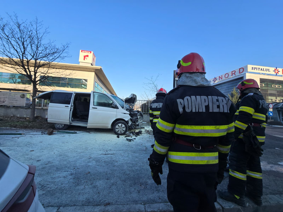 Grav accident de circulație în București! O femeie a fost lovită pe trotuar