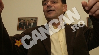 Fiul lui Ludovic Orban, elev in clasa a VII-a, turnat de un coleg de scoala: "Fumeaza si vandalizeaza cladiri, pe care picteaza graffiti!"