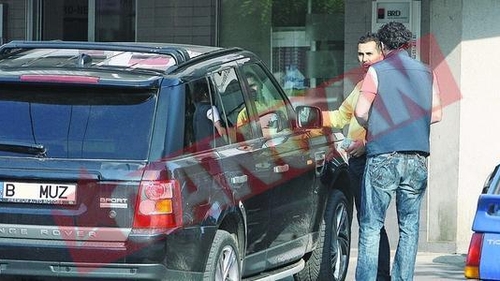 Ce pune la cale "ginerele" lui Basescu cu sotul Andreei Banica