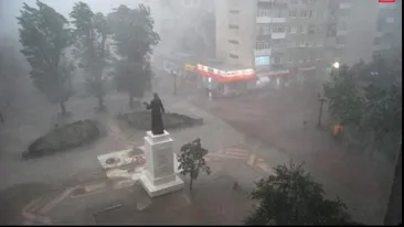 Nici săptămâna asta nu scăpăm de ploi! Meteorologii au emis azi COD Galben de furtună pentru mai multe judete! Vezi care sunt