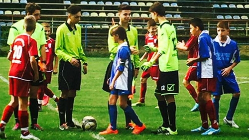 Cu cine tine “HagiANA”, fetita care la noua ani este capitan si a primit numarul 10 in competitia de juniori a baietilor!