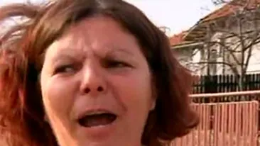Scandal colosal intre baba care nu a fost violata cum trebuie si o vecina! Esti o curva, ai spart case si familii / Proasto, eu nu mananc pe pi**a ca tine!
