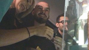 Diana nu e pradă uşoară! A flirtat cu fiica lui Enache la un shot, dar…