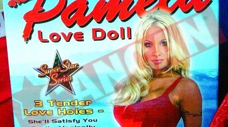 Pamela Anderson a ajuns papusa gonflabila