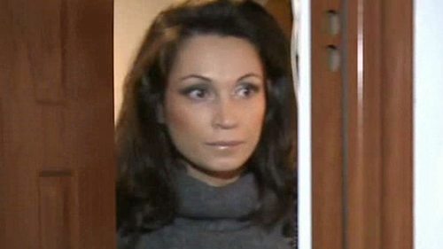 CanCan are dovada! Nicoleta Luciu are o viata secreta! Bruneta a fost filmata in timp ce a intrat in apartamentul unor barbati