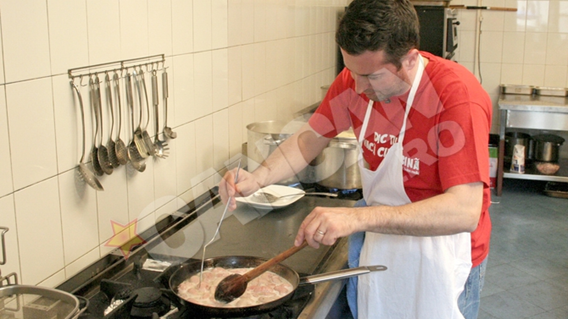 Dezbracatu', specialist in preparea fuduliilor de curcan! VEZI cum le prepara
