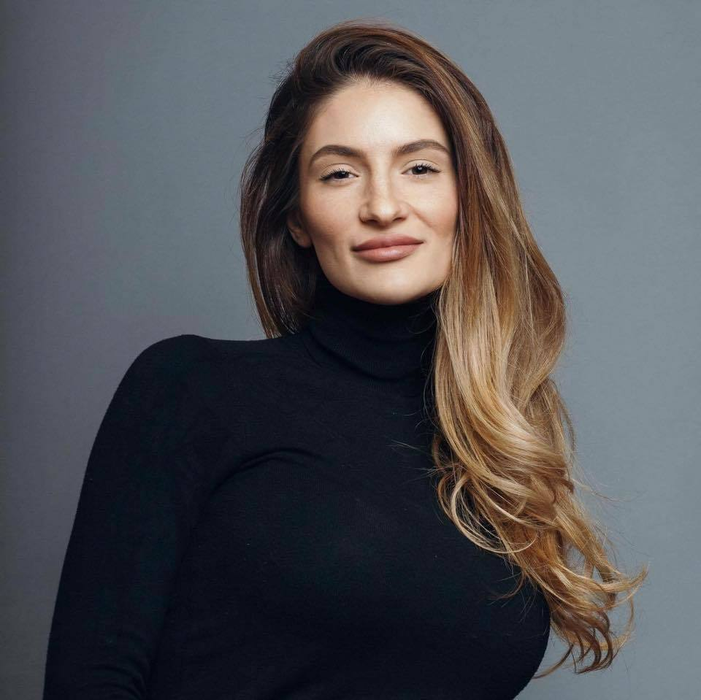 E Sabrina, soţia căpitanului Chiricheş! Cum arată cea mai înfocată suporteriţă a Naţionalei!