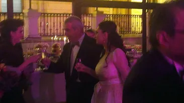 Totul despre nunta lui Tariceanu! Vezi ce invitat s-a apucat sa cante, ce traditii s-au respectat si ce marturii s-au dat