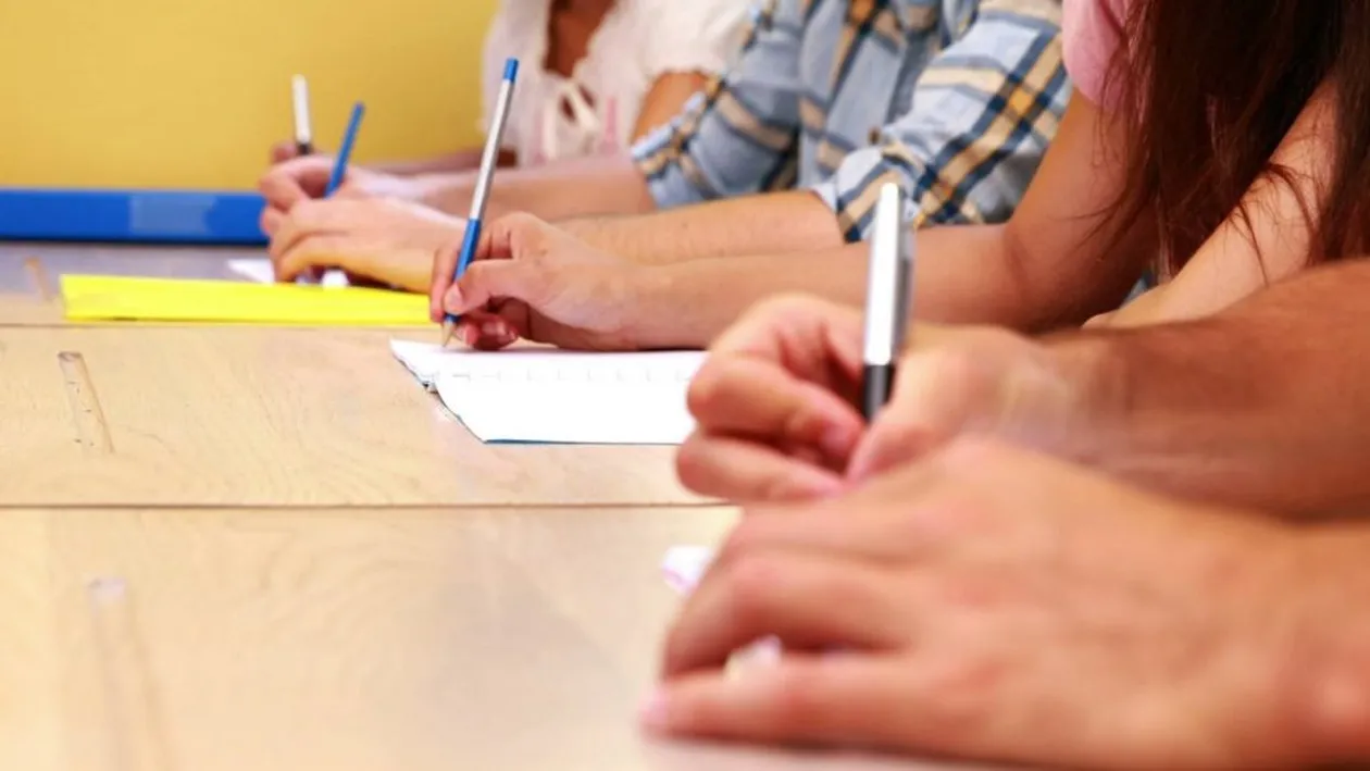 Cele mai tari perle de la Limba şi literatura română de la Bacalaureat. Elevii s-au făcut de râs şi în 2020