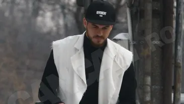 A profitat că e suspendat şi... Alibec şi-a scos familia la restaurant!