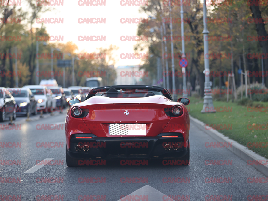 Conduce un Ferrari Portofino